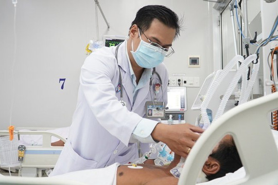 Uống sữa tại đám tang mẹ và em trai – Bệnh nhân đã thoát lưỡi hái tử thần