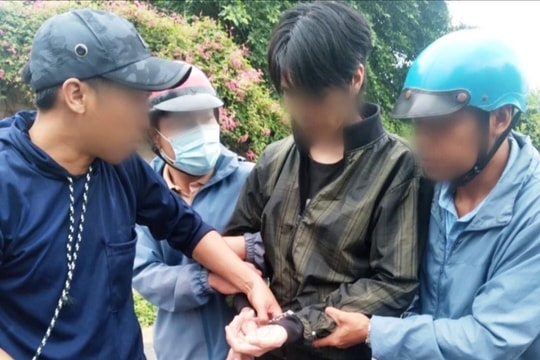 Bắt quả tang đối tượng tàng trữ trái phép ma túy