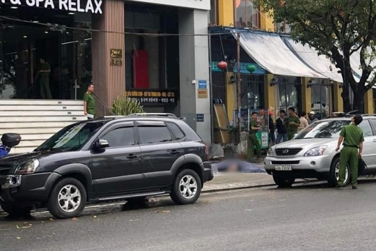Một du khách tử vong sau khi rơi từ tầng cao khách sạn xuống đất