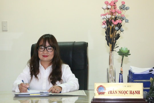 Nữ Thẩm phán giỏi việc nước, đảm việc nhà