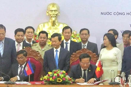 Kon Tum – Ratanakiri ký kết ghi nhớ về tăng cường quan hệ hợp tác
