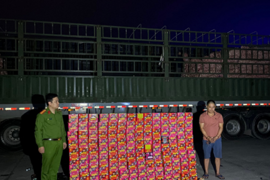Phát hiện, bắt giữ gần 9 tạ pháo lậu