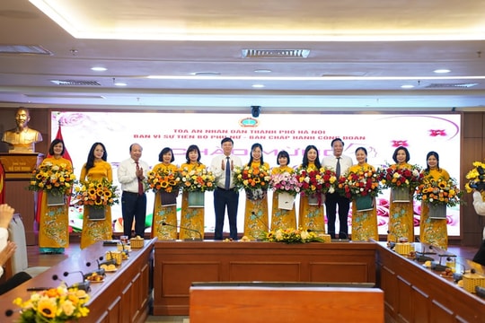 TAND TP. Hà Nội tổ chức lễ mít tinh ngày Phụ nữ Việt Nam 20/10