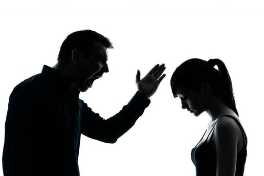 Đi trại giáo dưỡng vì đuổi mẹ và vợ ra đường