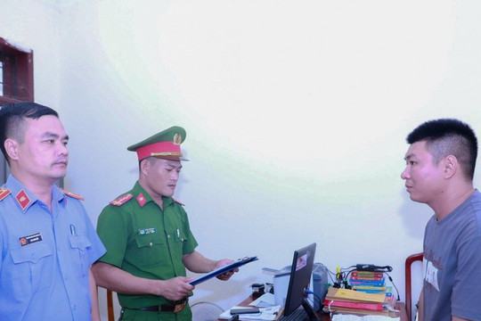 Hậu quả của ném cốc thủy tinh vào mặt người khác
