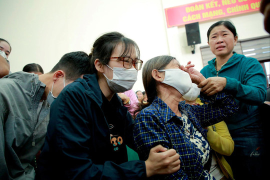 Lấy chồng nghề biển, hồn treo cột buồm…