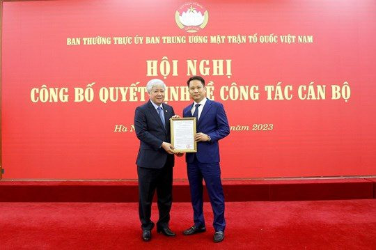 Nhà báo Trương Thành Trung được bổ nhiệm giữ chức Tổng Biên tập Tạp chí Mặt trận
