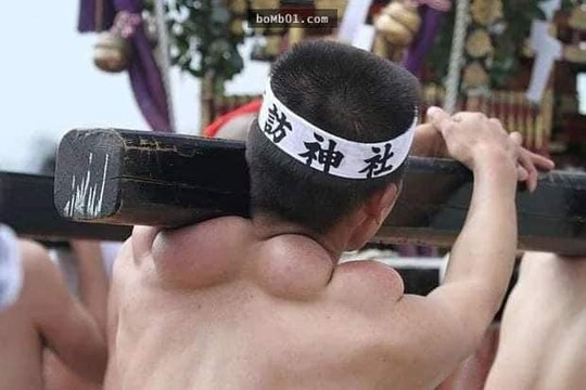 “Vai u thịt bắp” - niềm tự hào của những người khiêng kiệu ở Nhật Bản