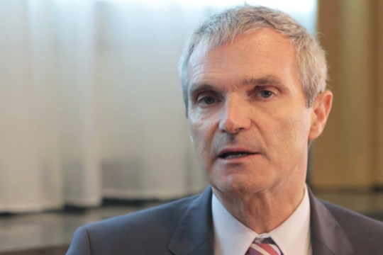 Chuyên gia nước ngoài nói về quản lý thuốc lá mới: "Cấm không phải là biện pháp hiệu quả"