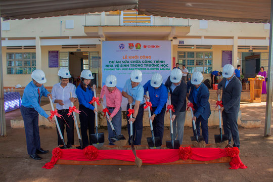 Xây dựng nhà vệ sinh cho học sinh tại Lâm Đồng