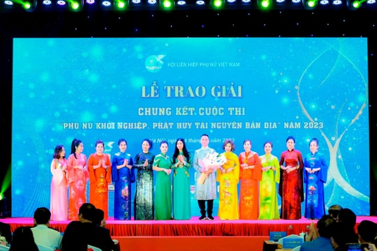 “Vĩnh Phúc yêu thương” – Bộ sưu tập đầy tinh tế của NTK Vân Anh Nguyễn