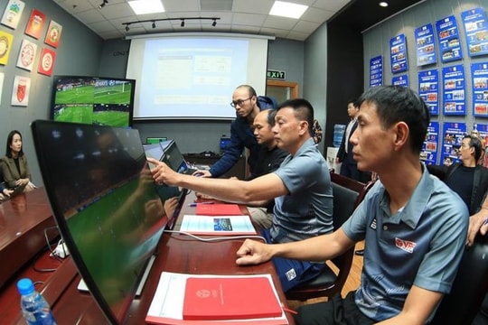 Hệ thống VAR gây tranh cãi tại V-League