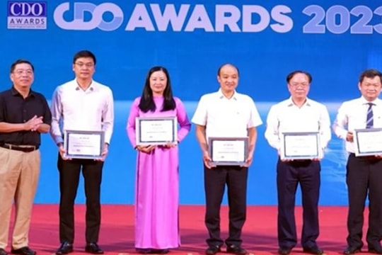 Giám đốc Sở TT&TT Thái Nguyên được vinh danh Lãnh đạo Chuyển đổi số tiêu biểu