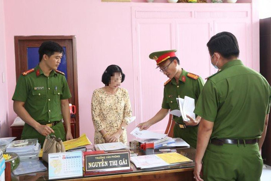 Khởi tố trưởng phòng công chứng tại Bình Dương 