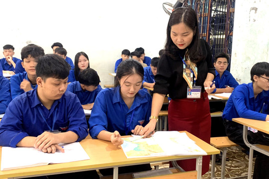 Nữ thủ khoa nỗ lực vượt khó