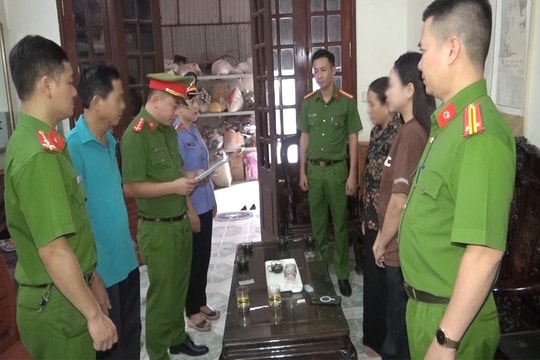 Buôn bán hàng giả, mẹ chồng cùng con dâu bị khởi tố