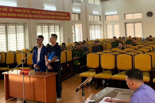 Mua ma túy vào quán karaoke sử dụng, 2 đối tượng lĩnh án
