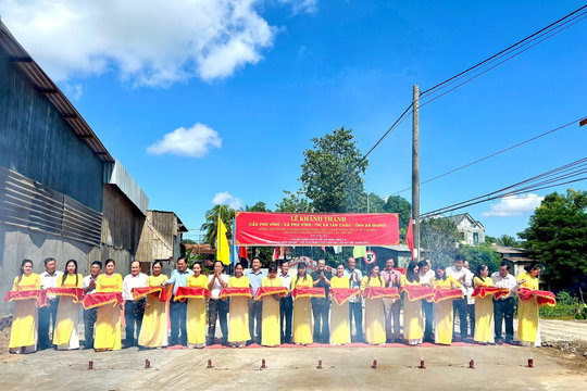Nguyên Phó Thủ tướng thường trực Trương Hòa Bình dự lễ khánh thành cầu dân sinh tại An Giang