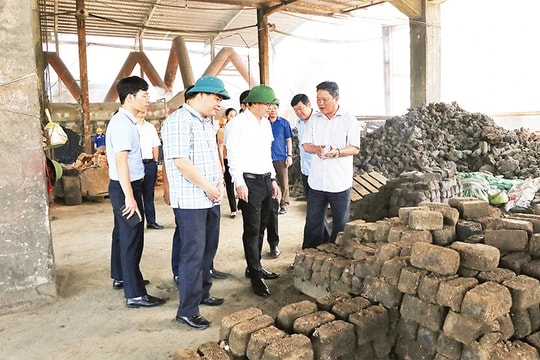 Lắng nghe, tháo gỡ khó khăn cho doanh nghiệp