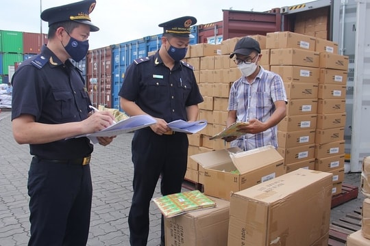 Tổng cục Hải quan ‘siết’ kiểm soát, chặn hành vi lợi dụng tờ khai luồng xanh để gian lận xuất khẩu