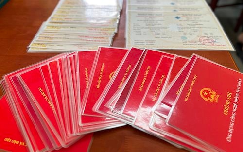 Khởi tố thêm 4 đối tượng trong đường dây làm văn bằng, chứng chỉ giả