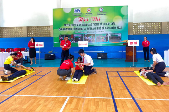 Tuyên truyền an toàn giao thông và sơ cấp cứu cho học sinh trung học cơ sở
