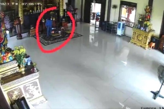 Vào chùa trộm tiền công đức