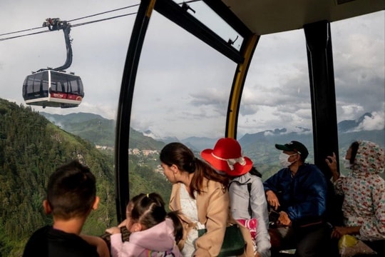 The New York Times ca ngợi hệ thống cáp treo phá kỷ lục thế giới của Việt Nam