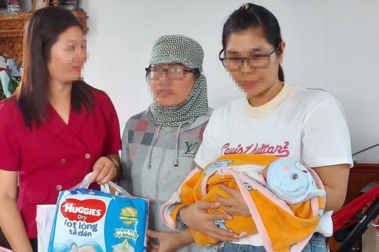 Nam Định: Tìm người thân bé trai sơ sinh bị bỏ rơi