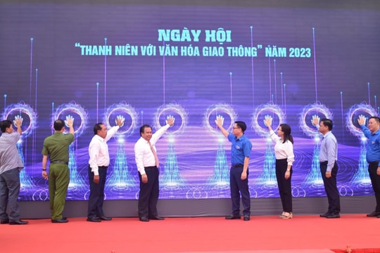 Thượng tôn pháp luật để xây dựng văn hóa giao thông an toàn