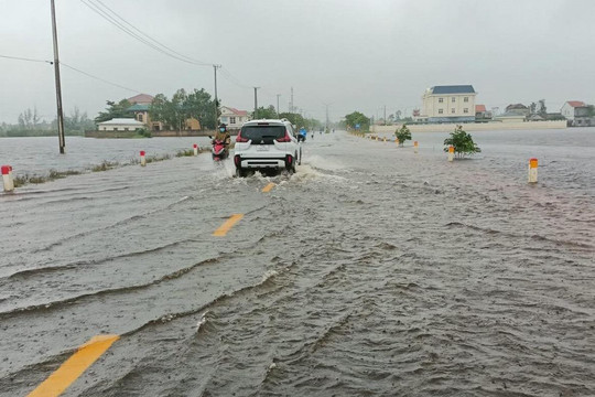 Mưa lớn kéo dài từ nam Nghệ An đến Quảng Ngãi
