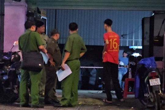 Cửa hàng vật liệu cháy, chủ mất mạng trong nhà kho