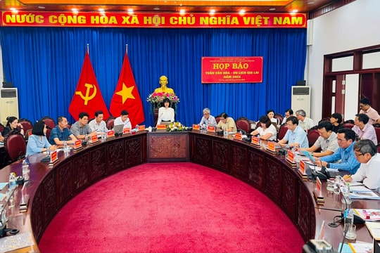 Gần 1.000 nghệ nhân tham gia biểu diễn ở Festival văn hóa cồng chiêng