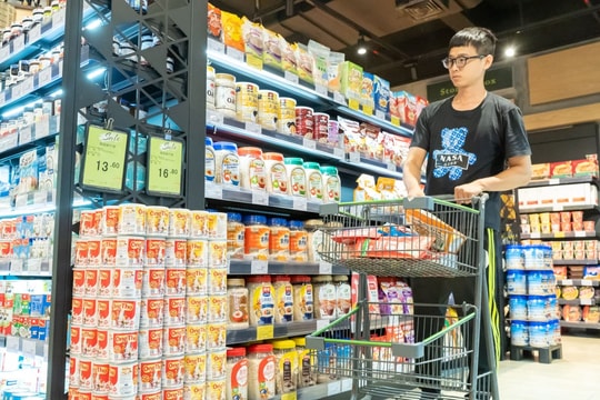 Vinamilk: Doanh thu xuất khẩu tăng trưởng 5%, thị phần nội địa được củng cố 