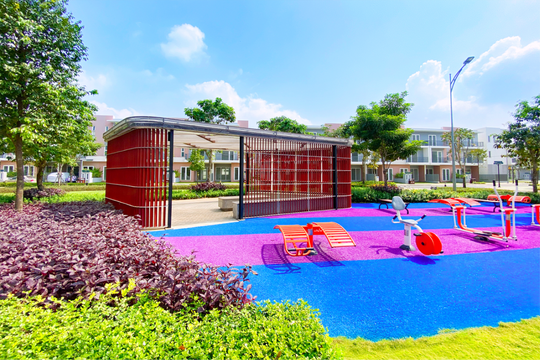 Trao sổ hồng cho cư dân Dragon Village và Dragon Parc, Phú Long khẳng định uy tín Nhà phát triển đô thị bền vững