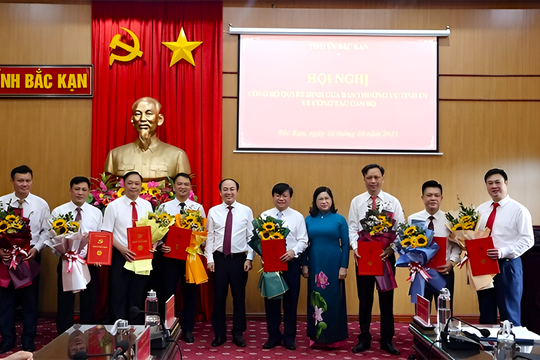 Bắc Kạn bổ nhiệm, luân chuyển nhiều cán bộ quản lý