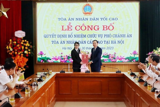 Trao quyết định bổ nhiệm Phó Chánh án TAND cấp cao tại Hà Nội