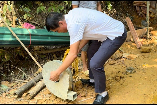 Bài 2: Mường Tè (Lai Châu): ‘Vàng tặc’ lộng hành, trách nhiệm thuộc về ai?