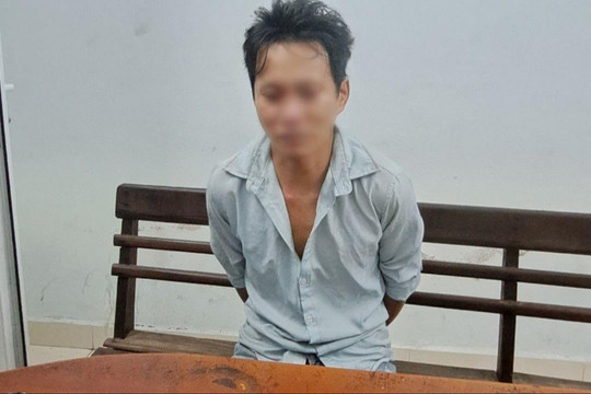 Dùng dao tấn công để cướp tài sản