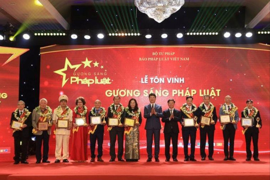 Tôn vinh 50 Gương sáng Pháp luật năm 2023