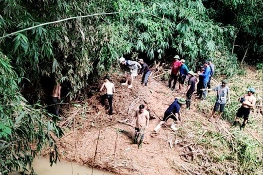 Hà Tĩnh: Tìm thấy thi thể người phụ nữ sau nhiều ngày bị nước lũ cuốn trôi