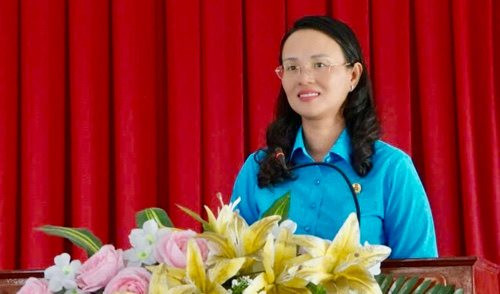 Trao tặng “Mái ấm Công đoàn” cho đoàn viên công đoàn có hoàn cảnh khó khăn