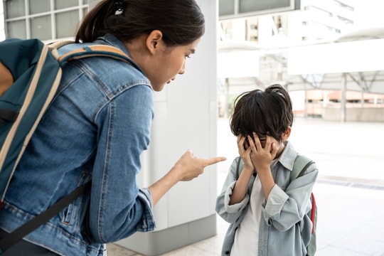Trung Quốc: Một bà mẹ dọa tự tử nếu con không học hành chăm chỉ