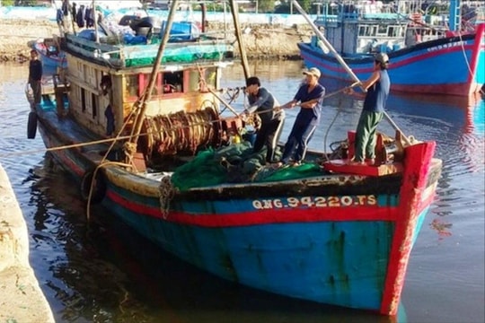 Một ngư dân tử vong trên biển được đưa vào bờ