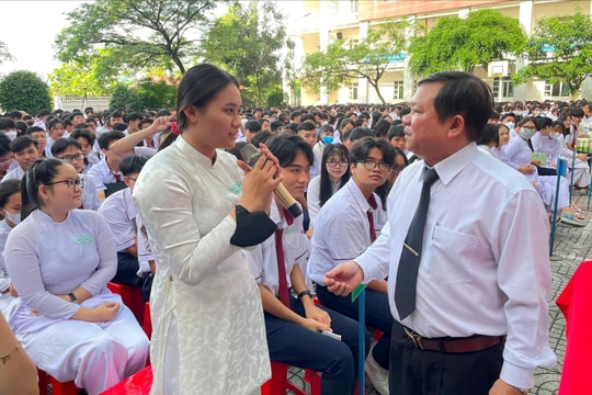 Tổ chức phiên tòa giả định hưởng ứng Ngày Pháp luật Việt Nam
