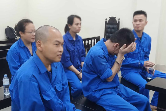 Dắt nhau vào tù vì chiếm đoạt ô tô cho thuê tự lái