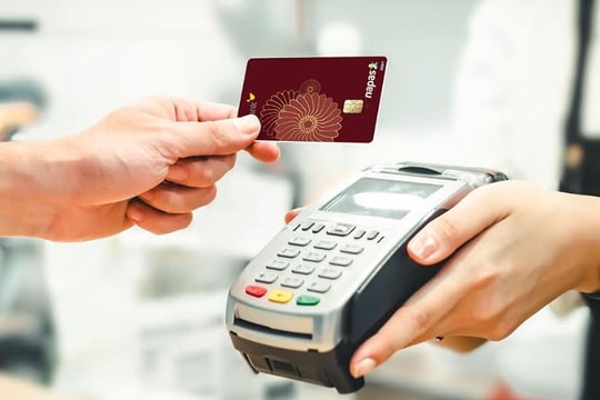Hoàn đến 900 nghìn đồng khi đổ xăng bằng thẻ HDBank
