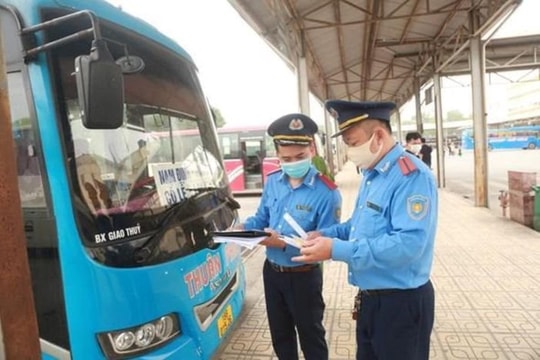 Hà Nội: Nhiều xe vi phạm không nộp lại phù hiệu