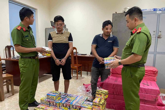 "Độ" xe tải chuyển hơn 400 kg pháo nổ từ Kon Tum về Đắk Lắk