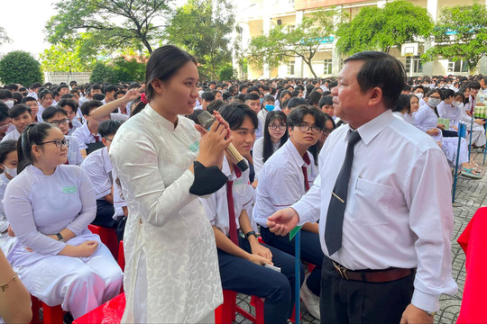 Vị Thẩm phán đam mê tuyên truyền pháp luật